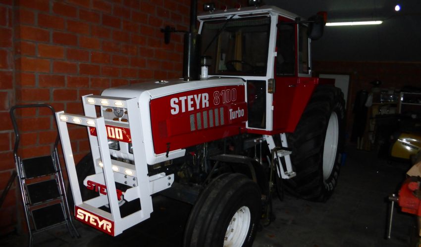 Steyr 8100