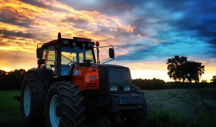 Valtra Valmet 8550