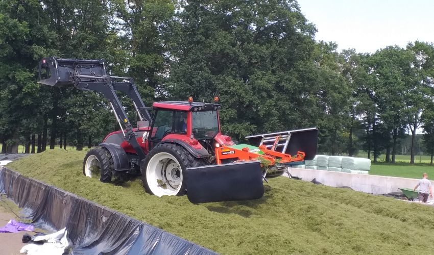 Valtra T150