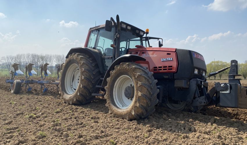 Valtra 8950