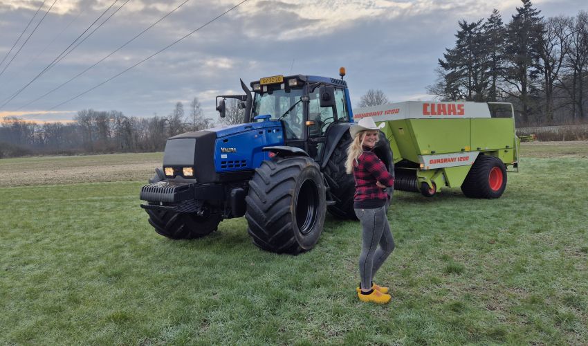 Valtra 8350