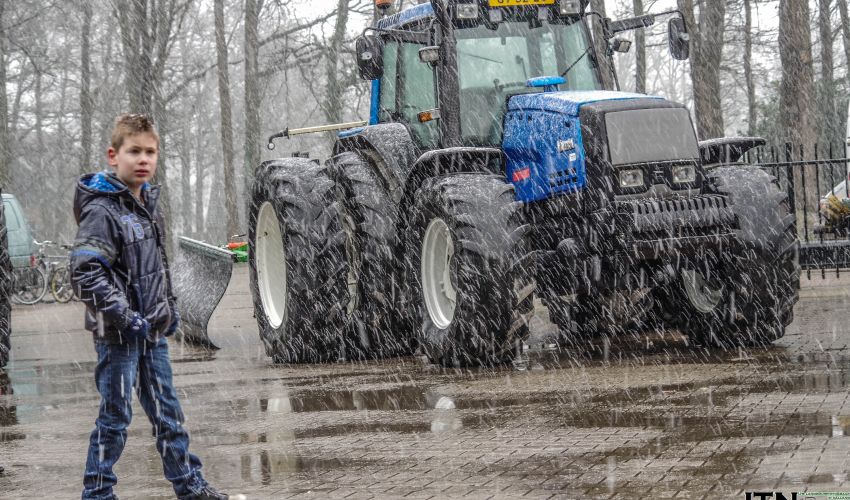 Valtra 8350