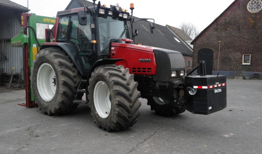 Valtra 6750