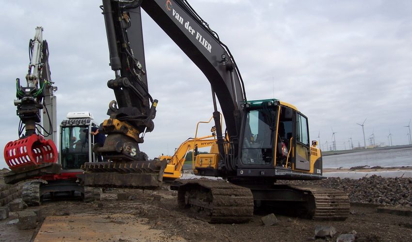Volvo EC 240