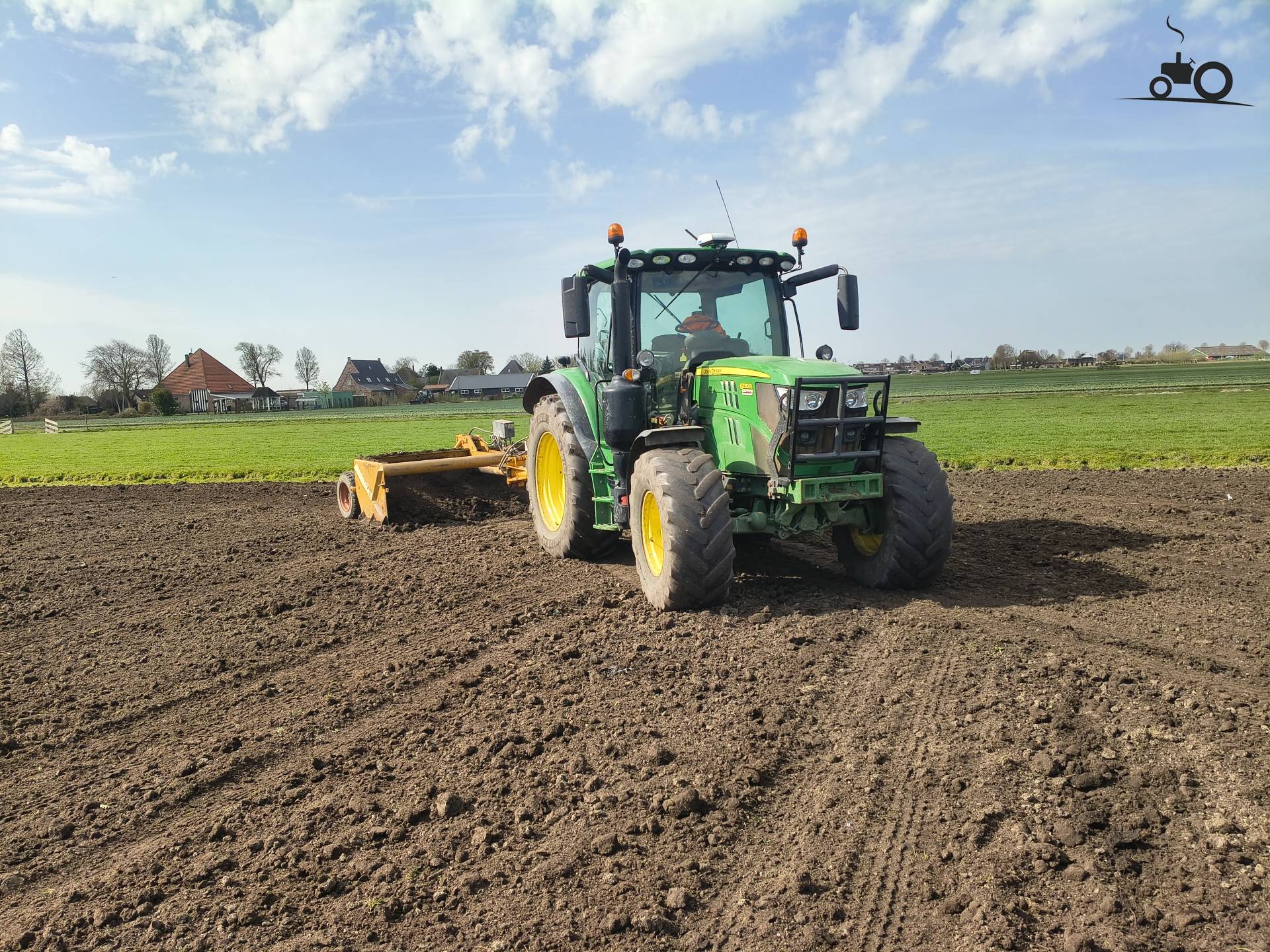 John Deere 6130R met Mekos 3,5 meter kilverbak