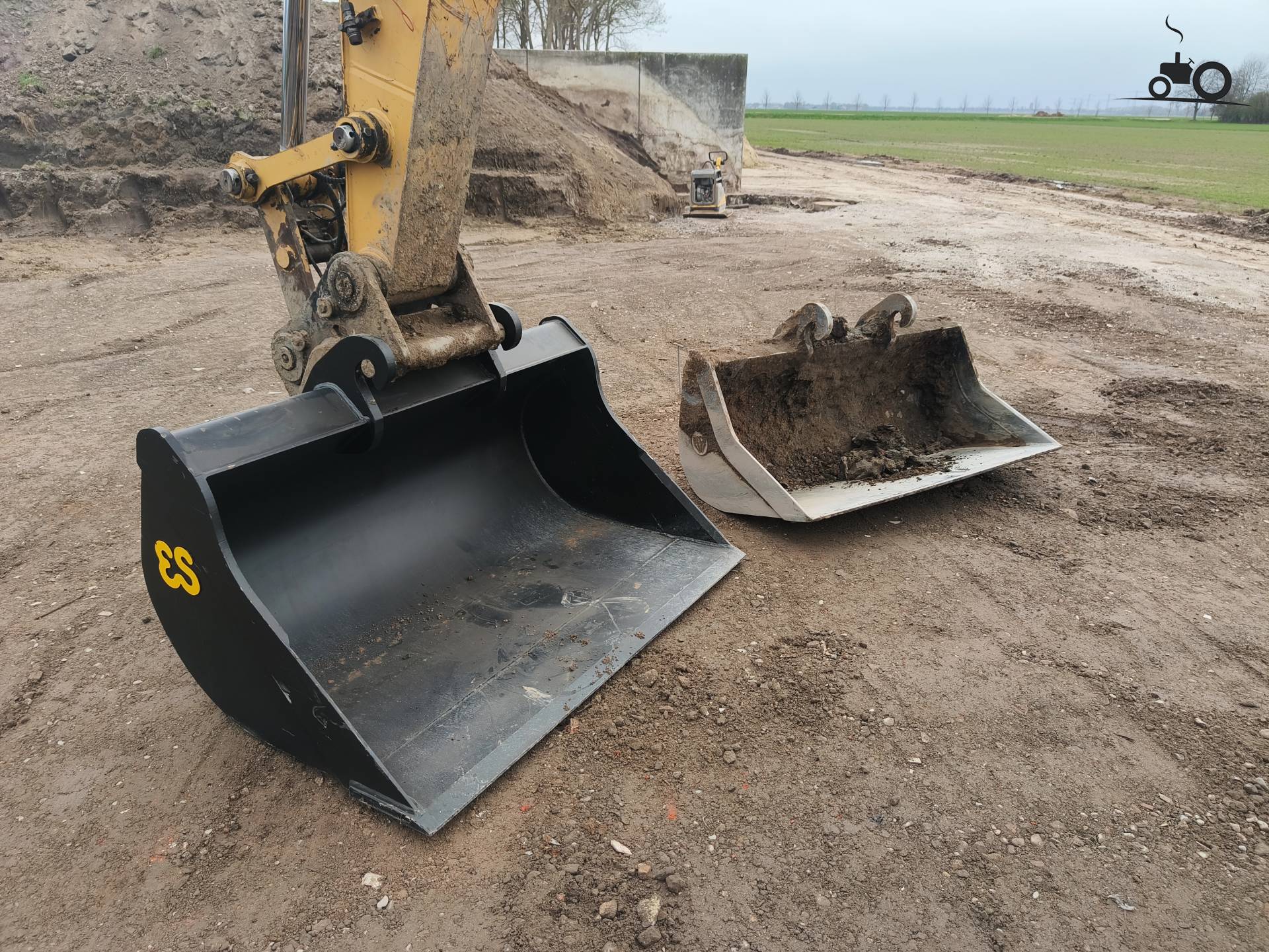 Nieuwe bak voor Cat 318C rupskraan