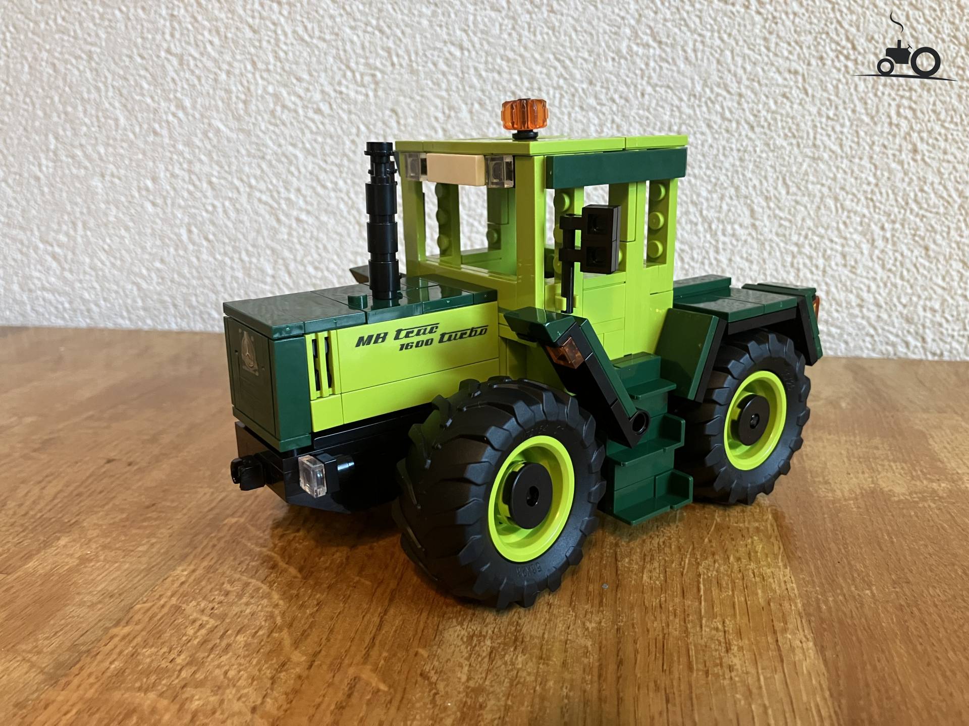MB Trac 1600 model van Brixies