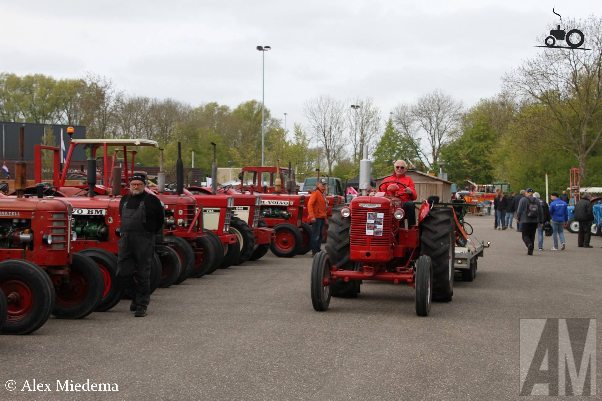McCormick trekker op Oldtimerdei Minnertsga