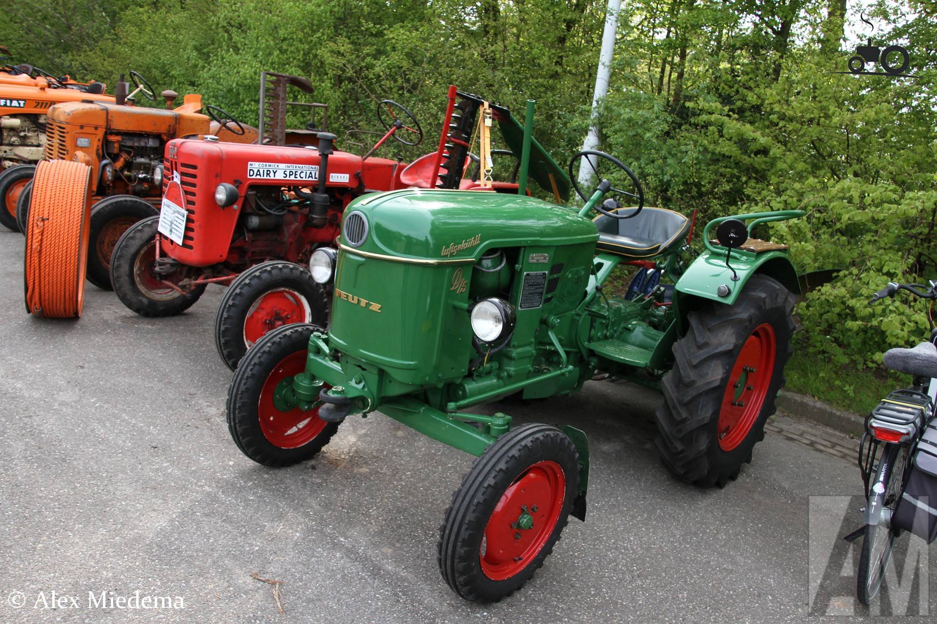 Deutz D15 tractor op Oldtimerdei Minnertsga