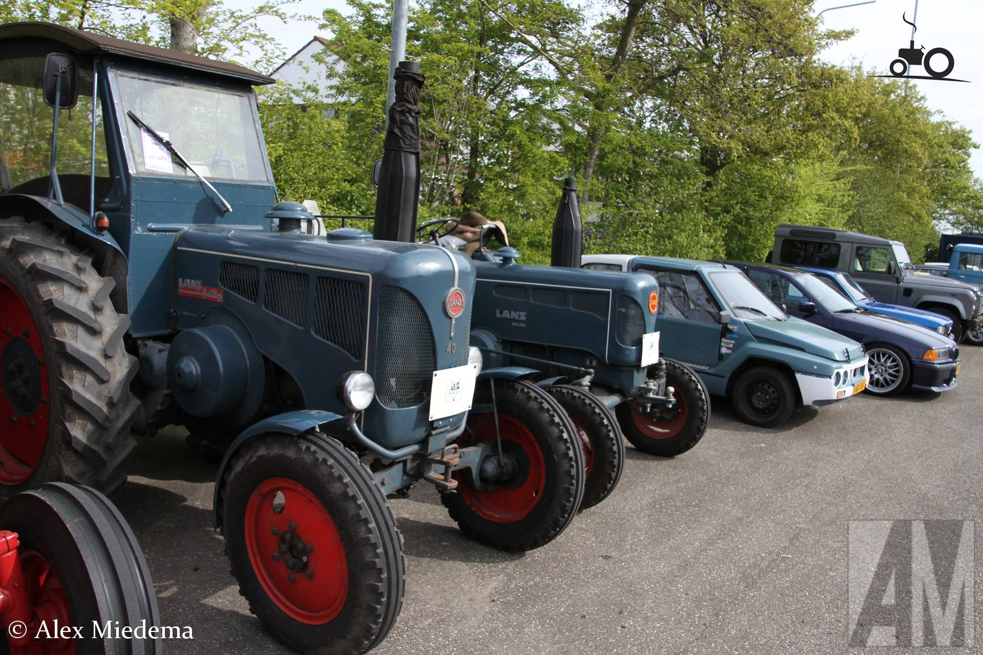 Lanz Bulldog tractoren op Koningsdag Oldtimerdei Minnertsga