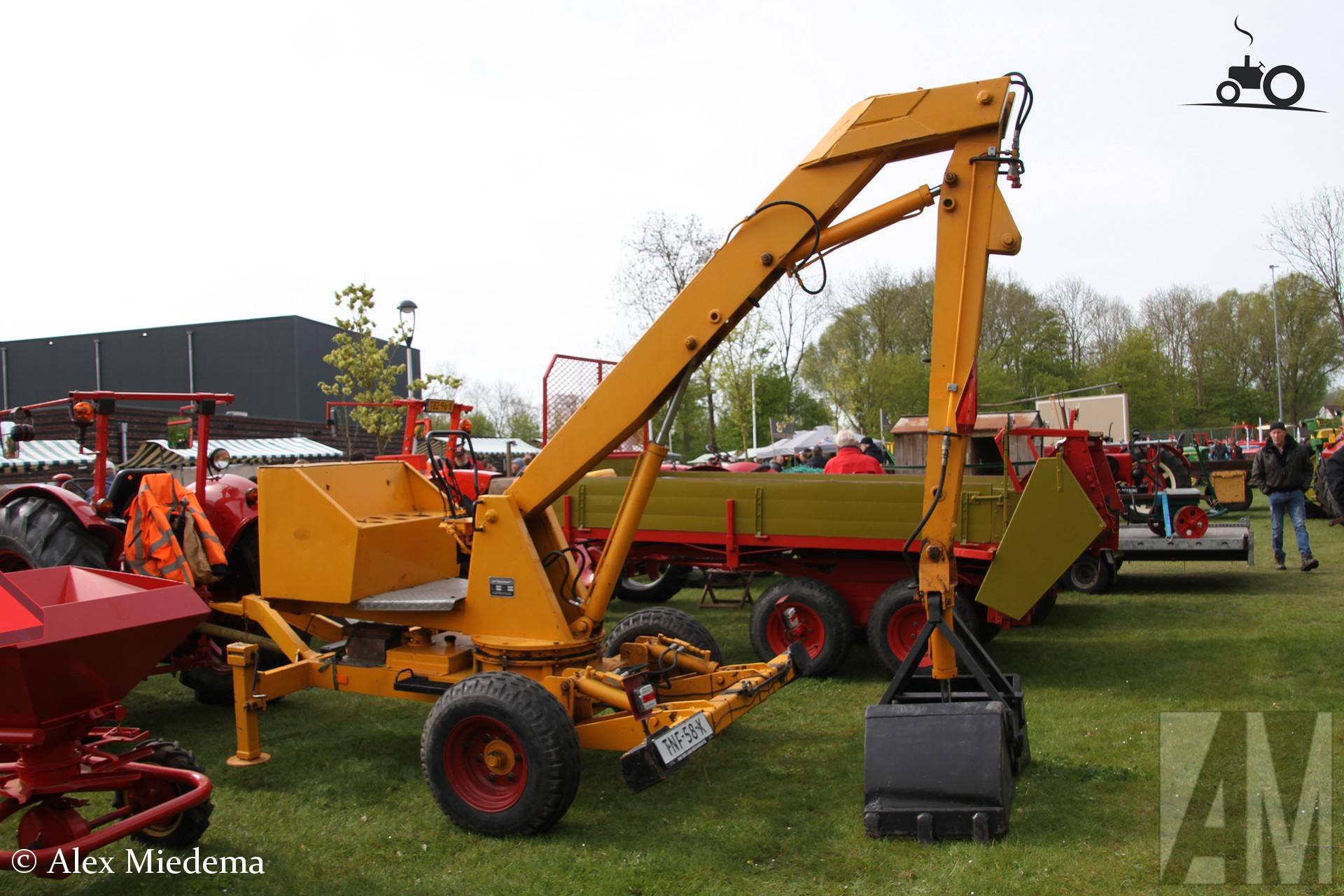 Griesser 1615, een door een tractor getrokken graafmachine uit 1993