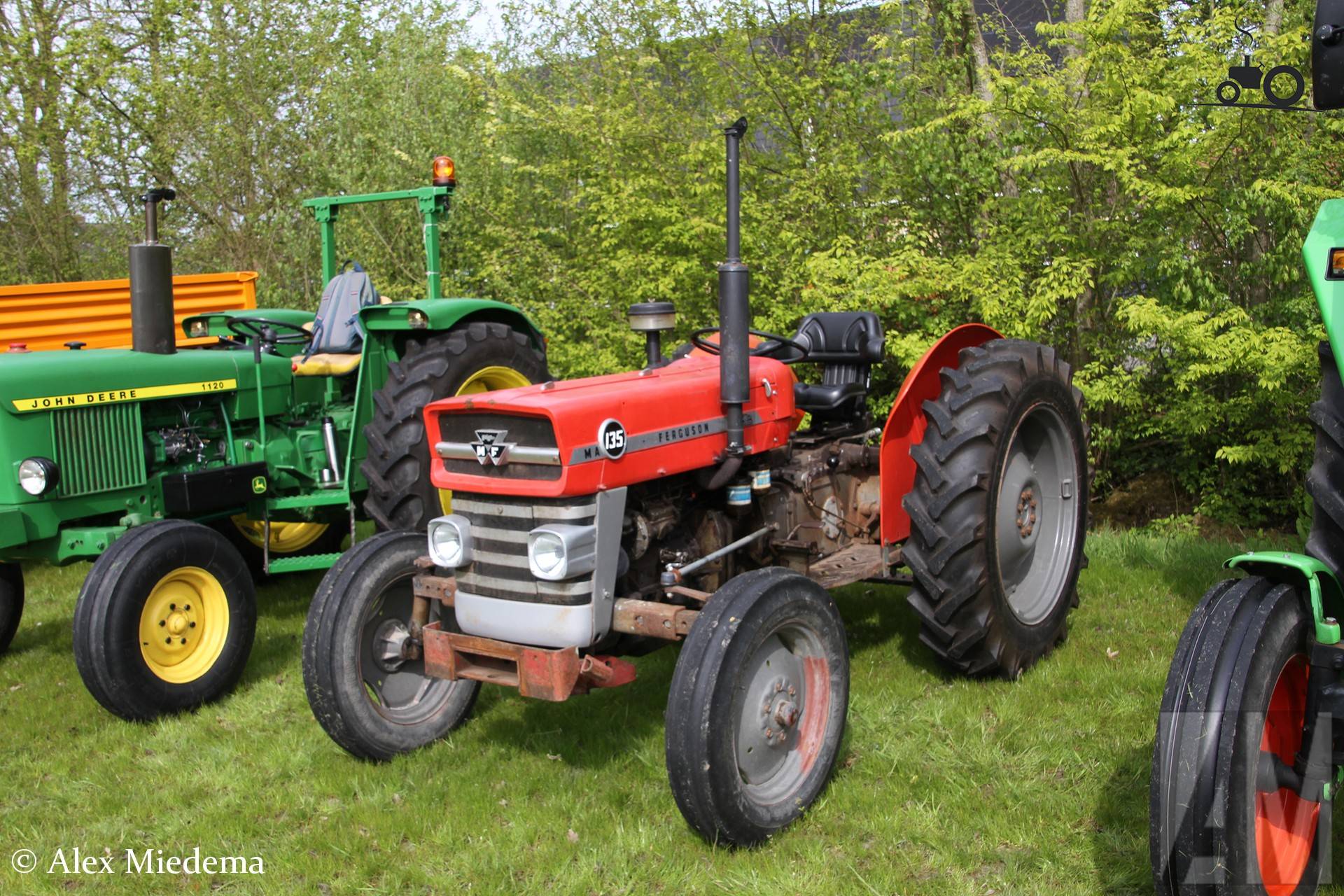 Massey Ferguson 135 op Oldtimerdei Minnertsga