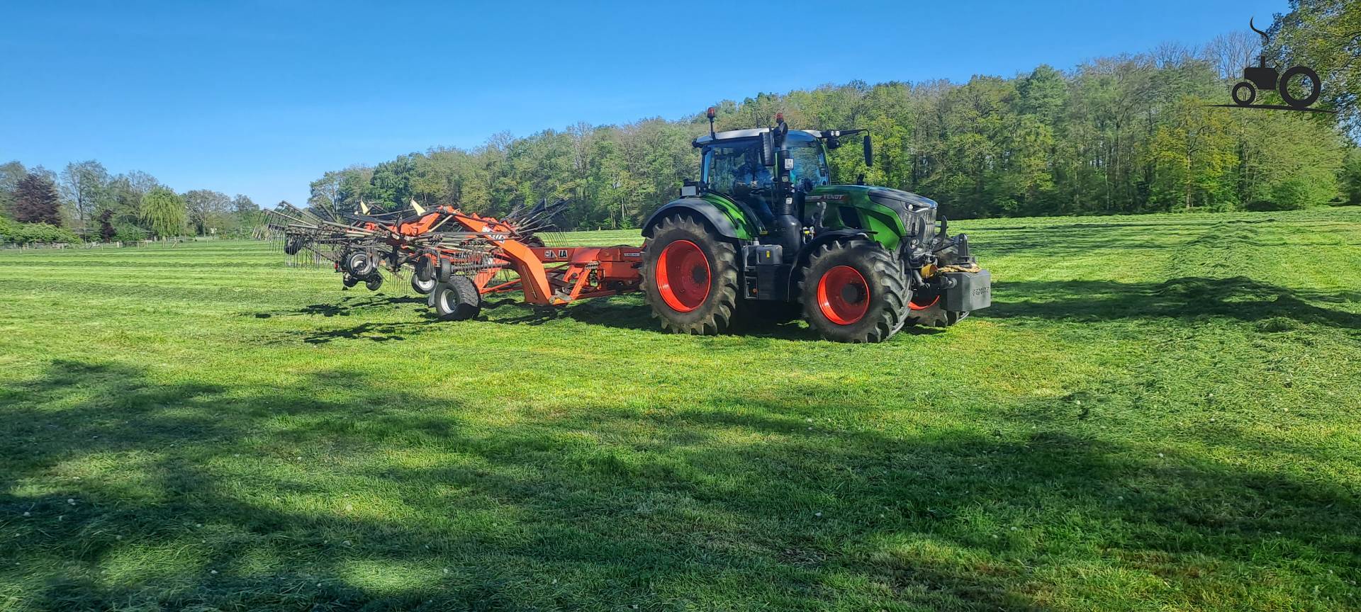 Fendt 724 with a 12.5m wide rake