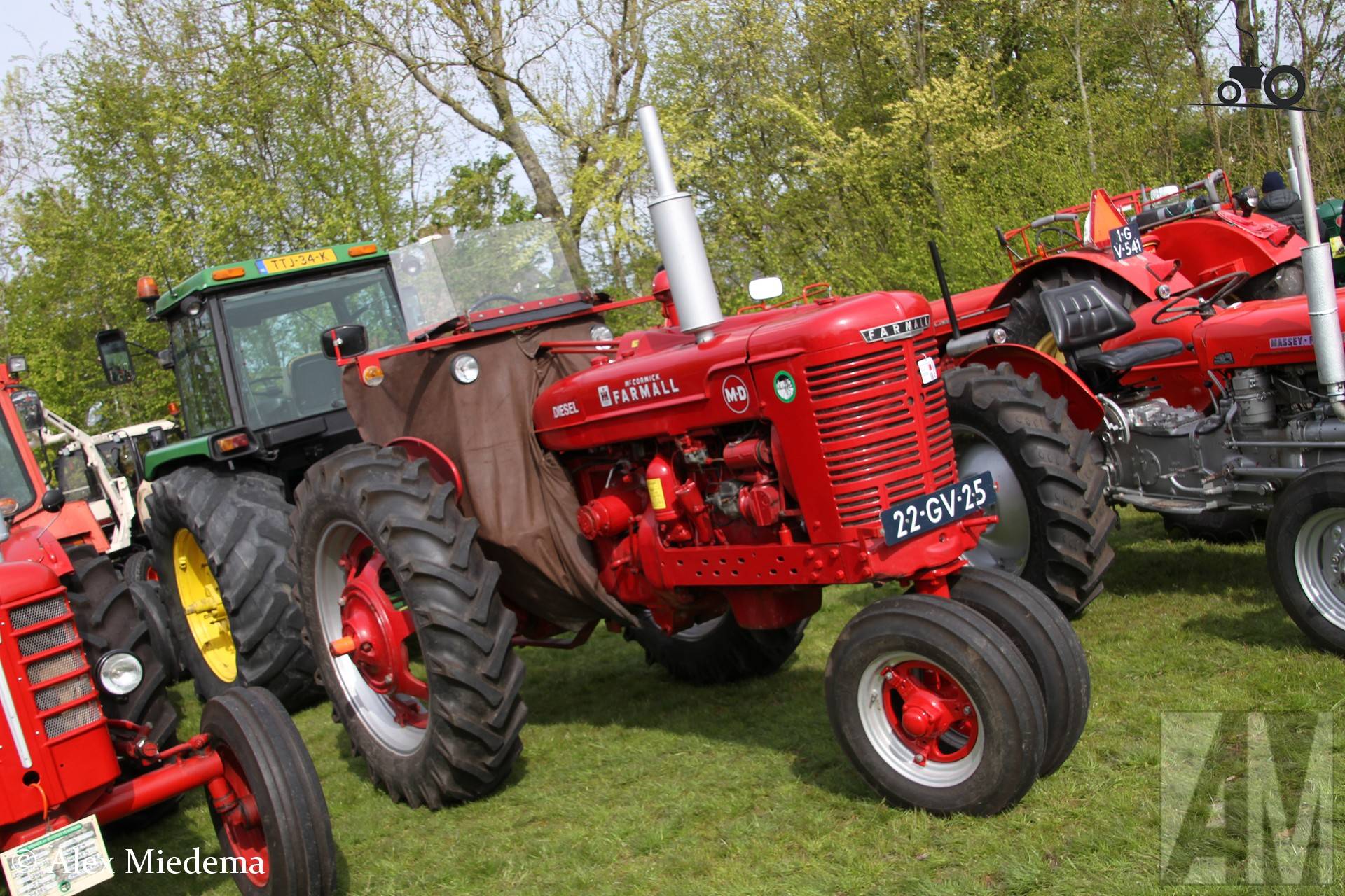 Tractor Farmall MD op Oldtimerdei Minnertsga
