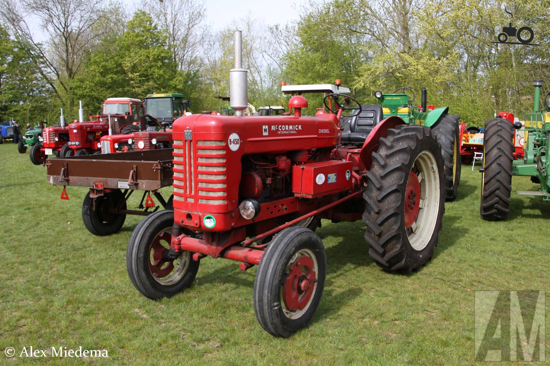 McCormick B-450 tractor at Oldtimerdei Minnertsga