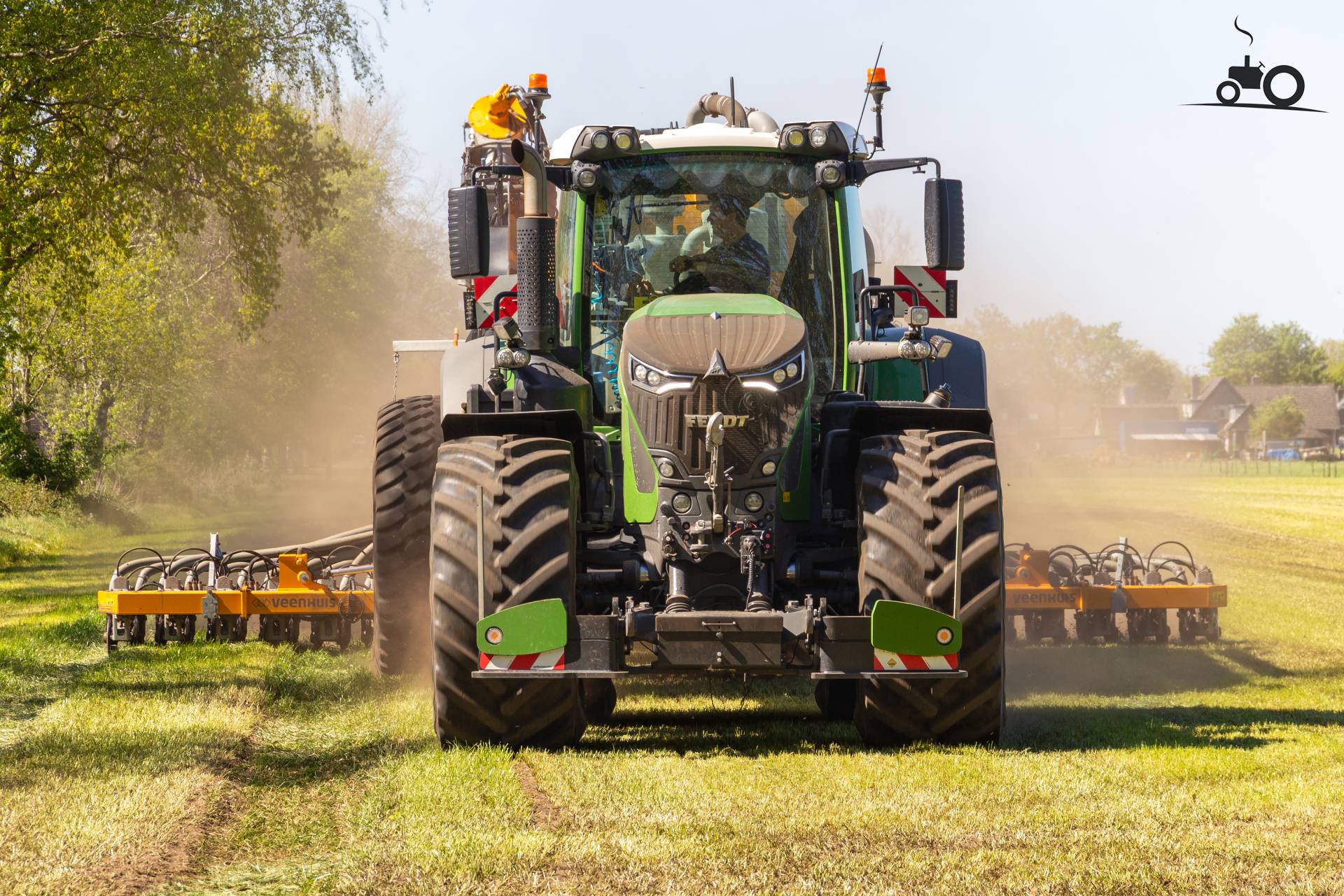 Een FENDT 930  van Jan Bakker drum met bemesten na de eerste snede.