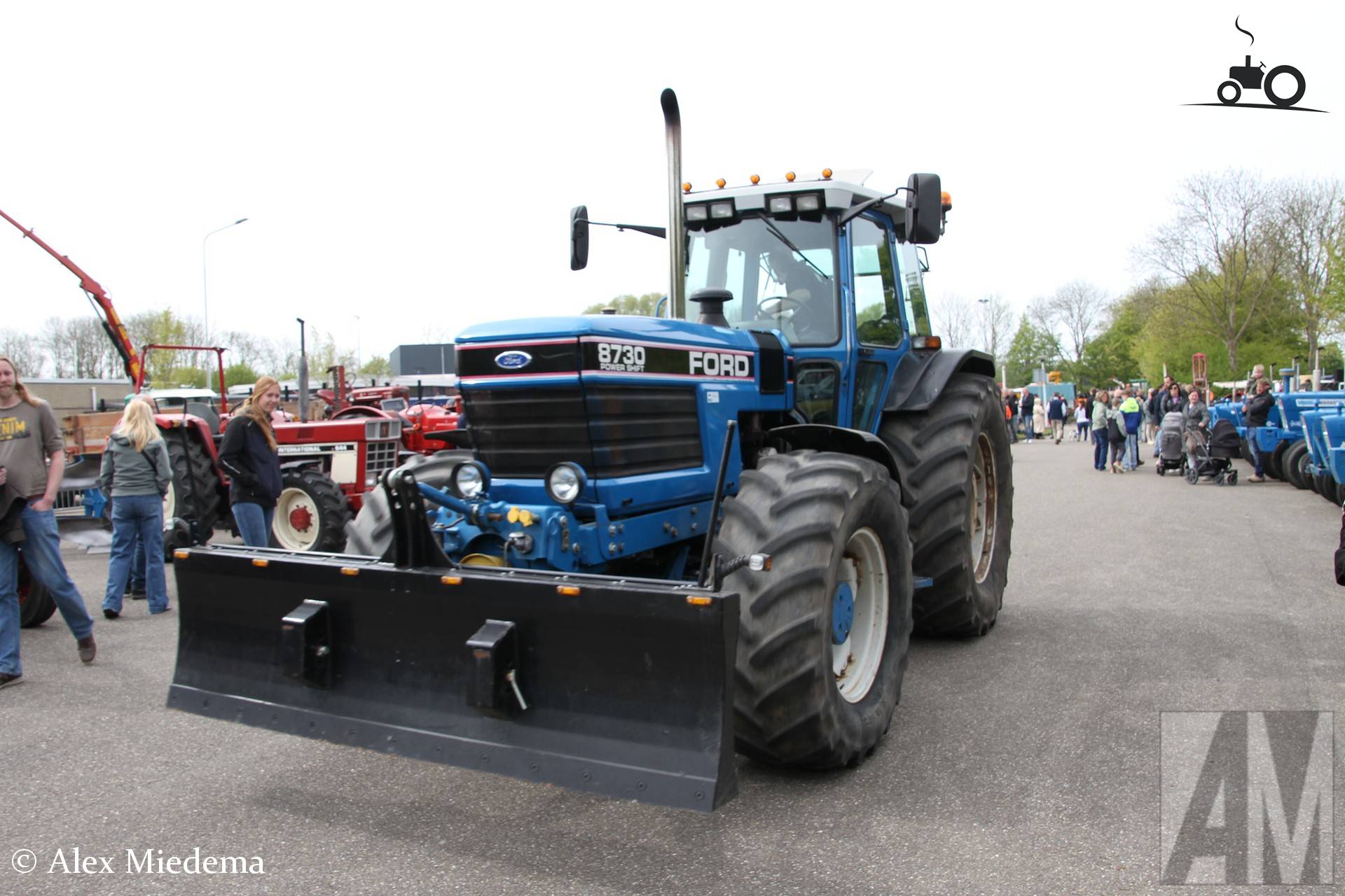 Ford 8730 tractor at the Minnertsga vintage show