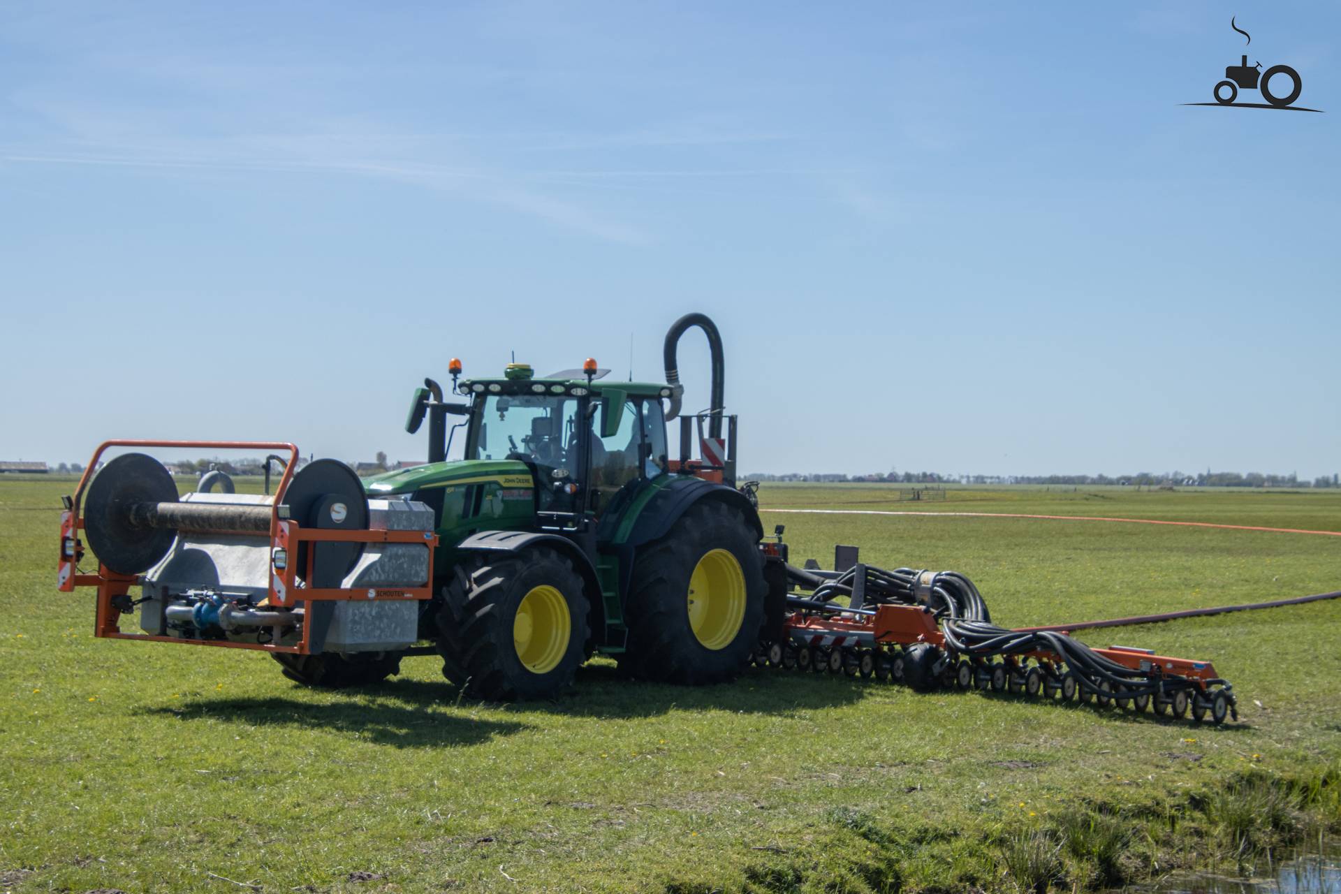 John Deere 6R 215 van loonbedrijf Nauta Grou