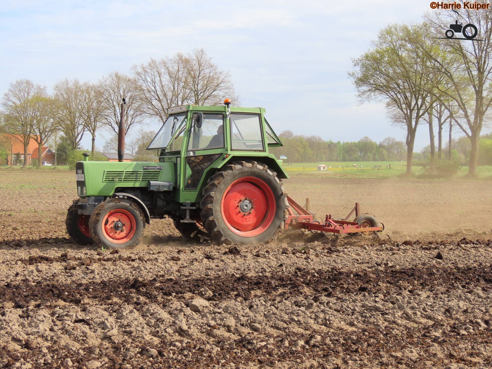 Tracteur Fendt Farmer 106 LS à Meddo