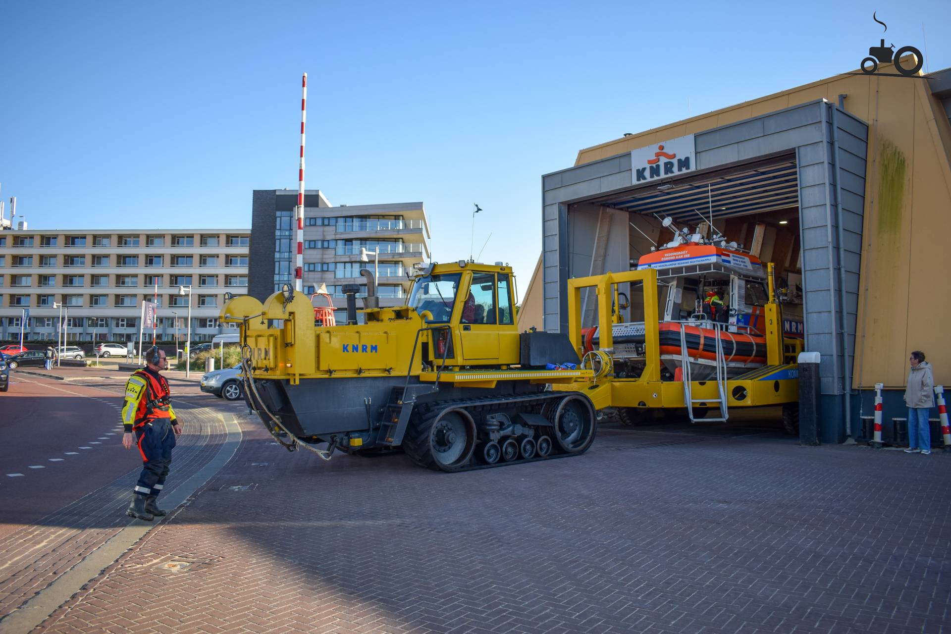 Caterpillar Challenger 65 KNRM Egmond aan Zee