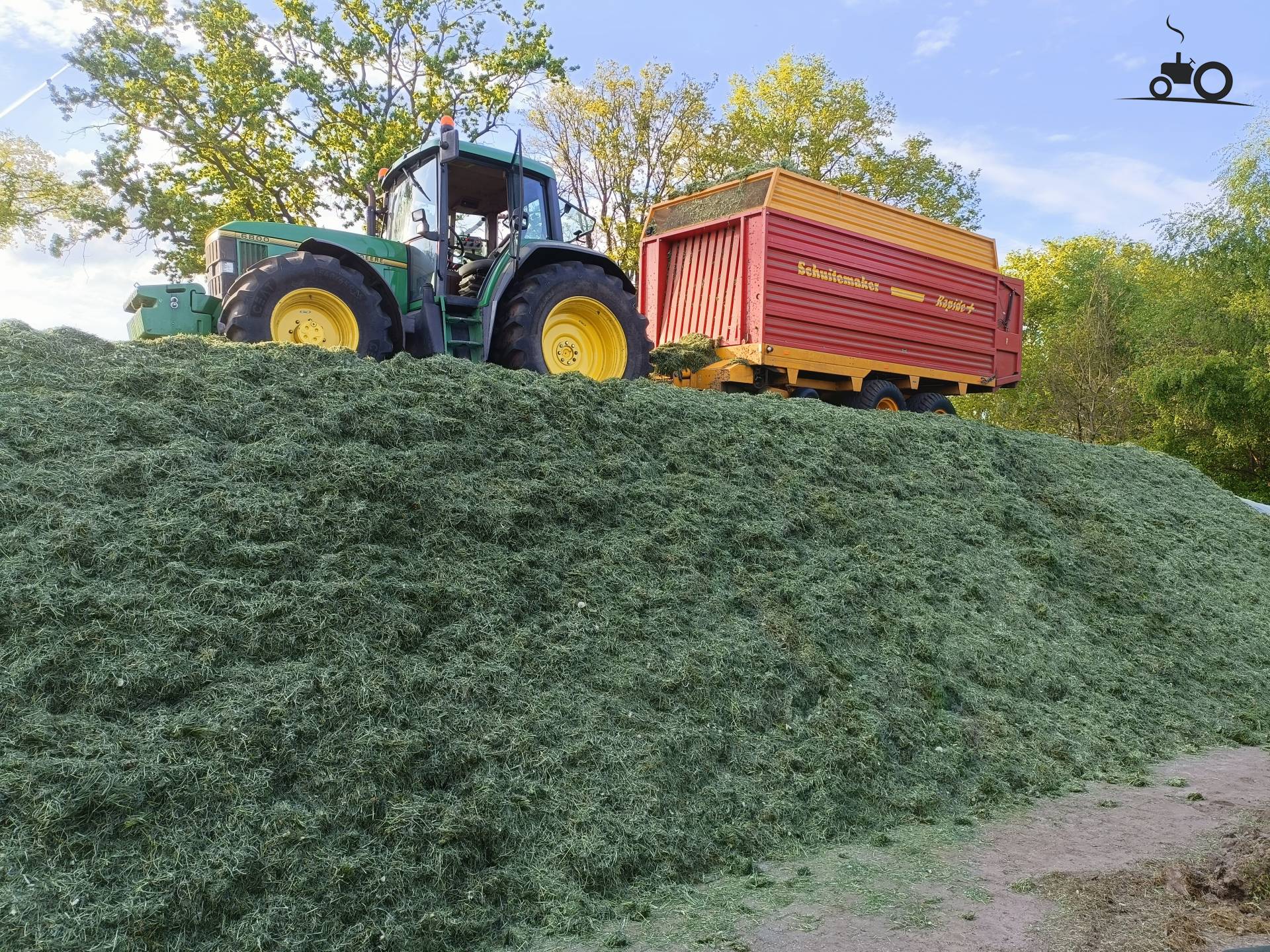John Deere 6800 met Rapide in actie