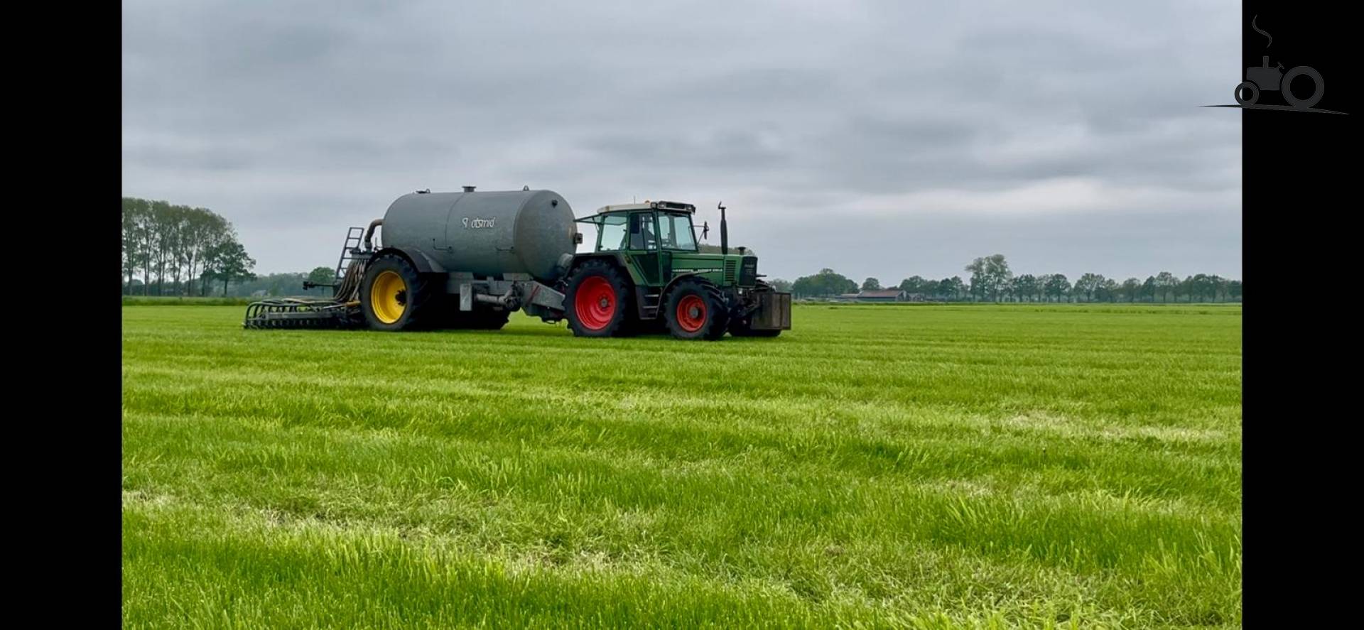 Fendt Farmer 310 LSA met Slootsmid Giertank