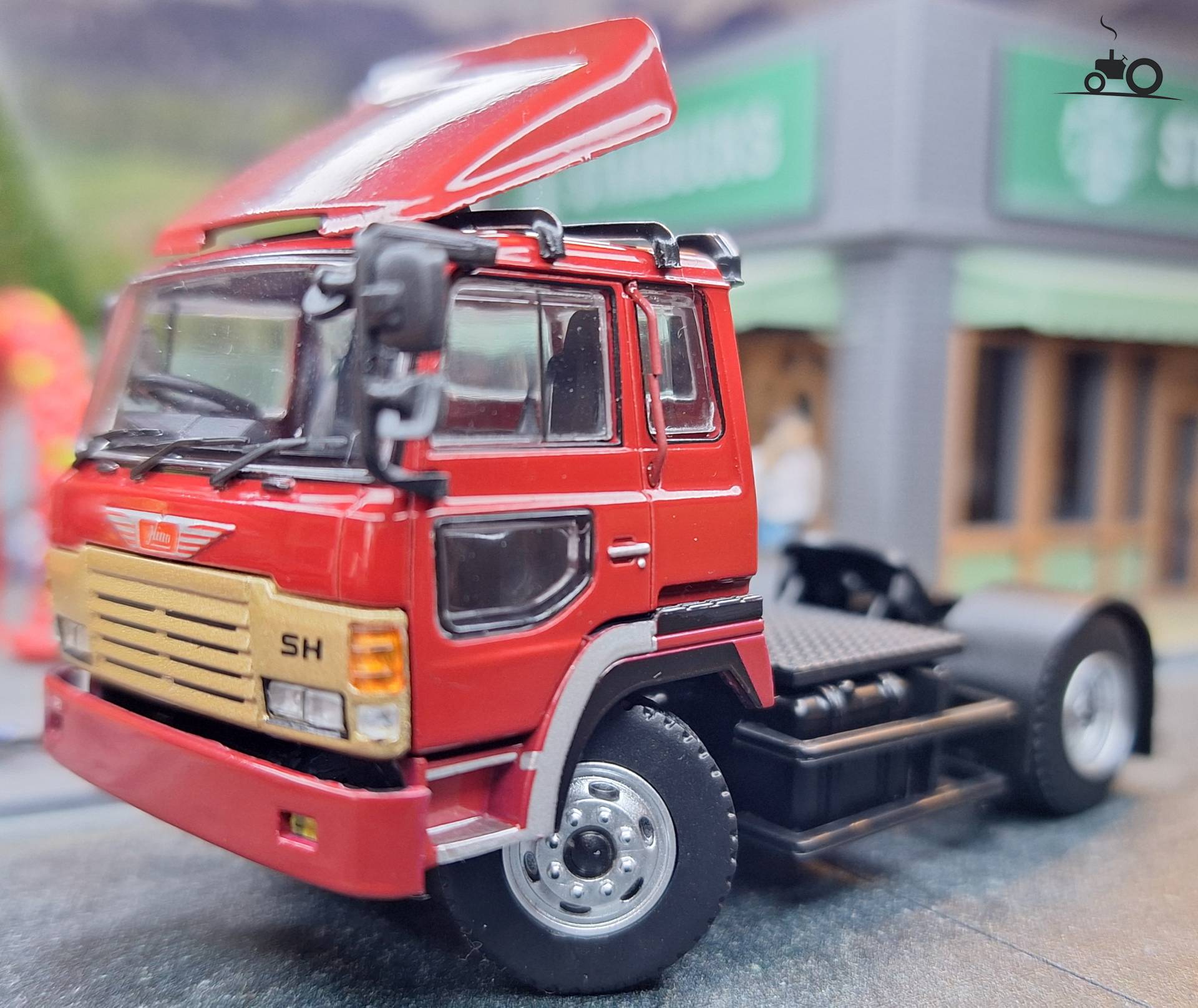 DBGT Hino Profia schaalmodel 1:64