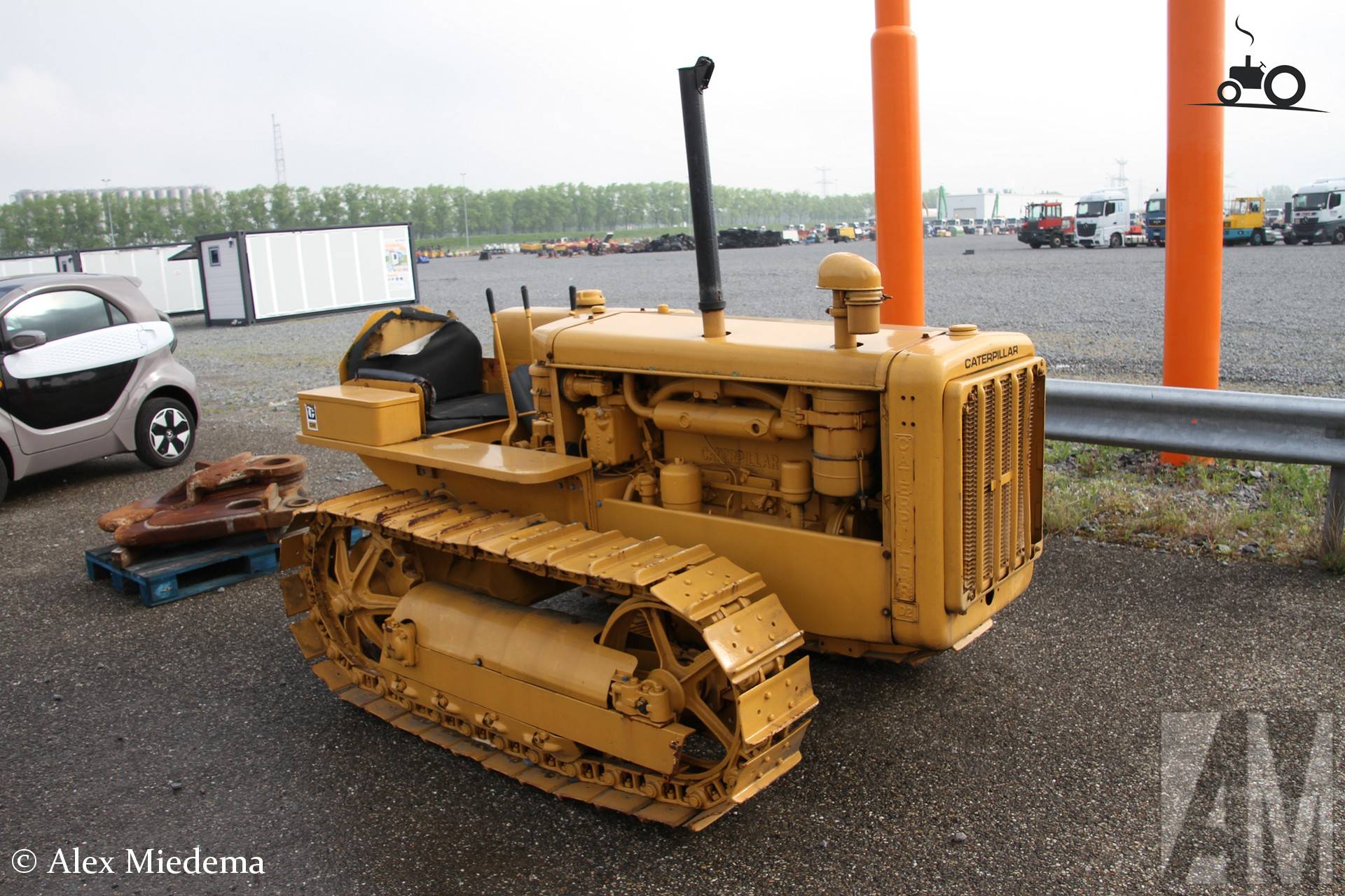 De Caterpillar D2 van Ritchie Bros zelf, te bewonderen op hun vestiging in Moerdijk