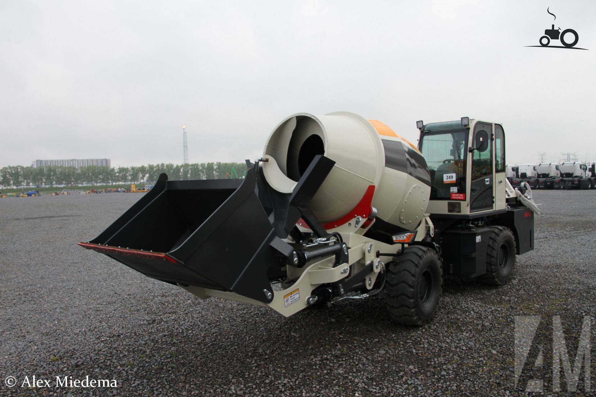 HJ Power XY-1.8 4x4 Self-Loading Ruw Terrein Mixer