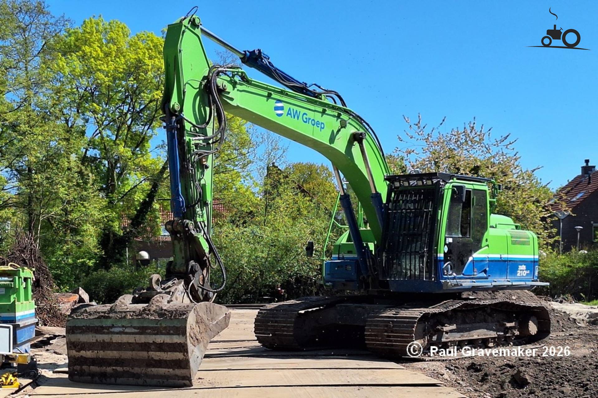 Hitachi ZaXis 210 LC graafmachine bij AW Groep