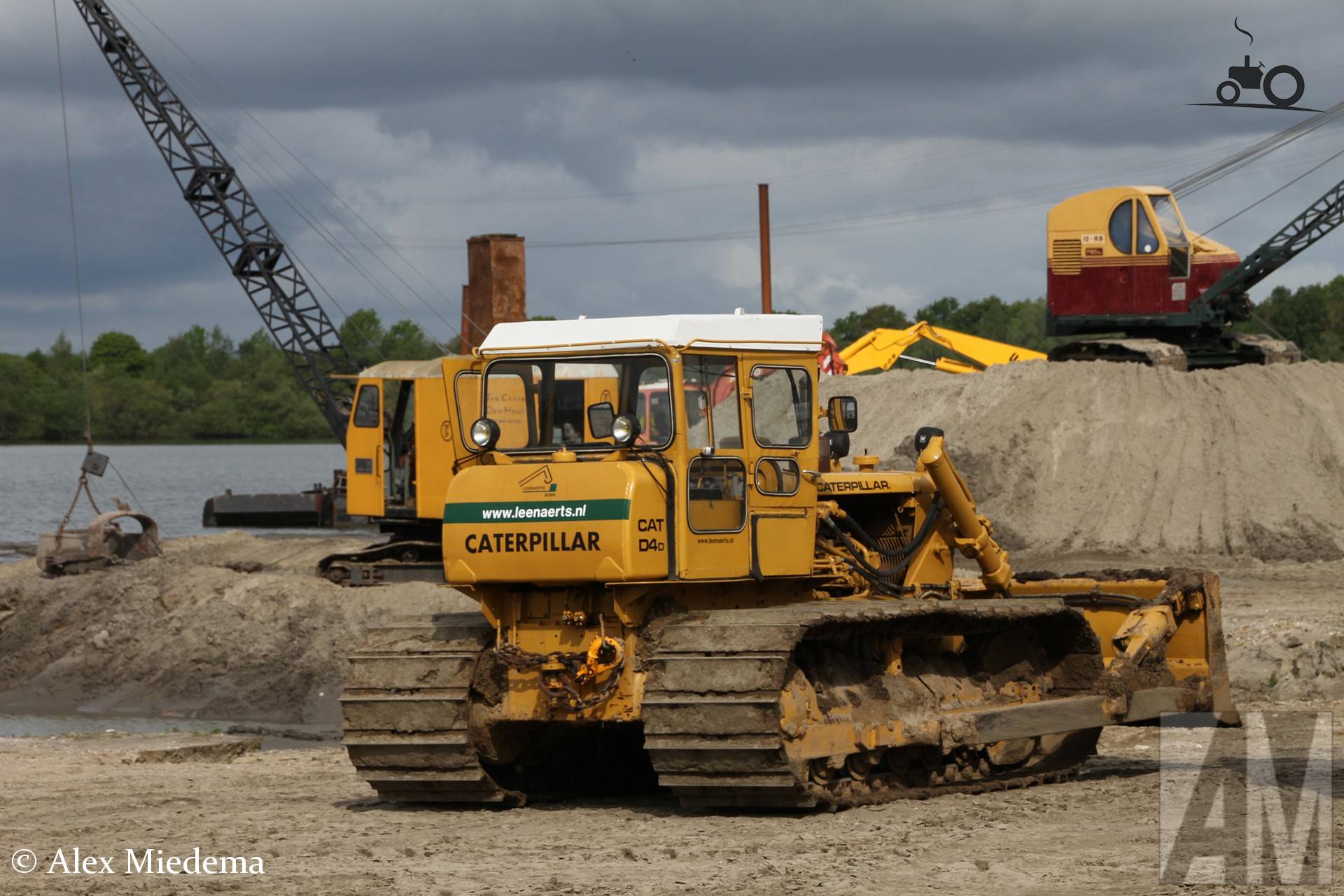 Caterpillar D4D machine at Zandput De Dormelaar