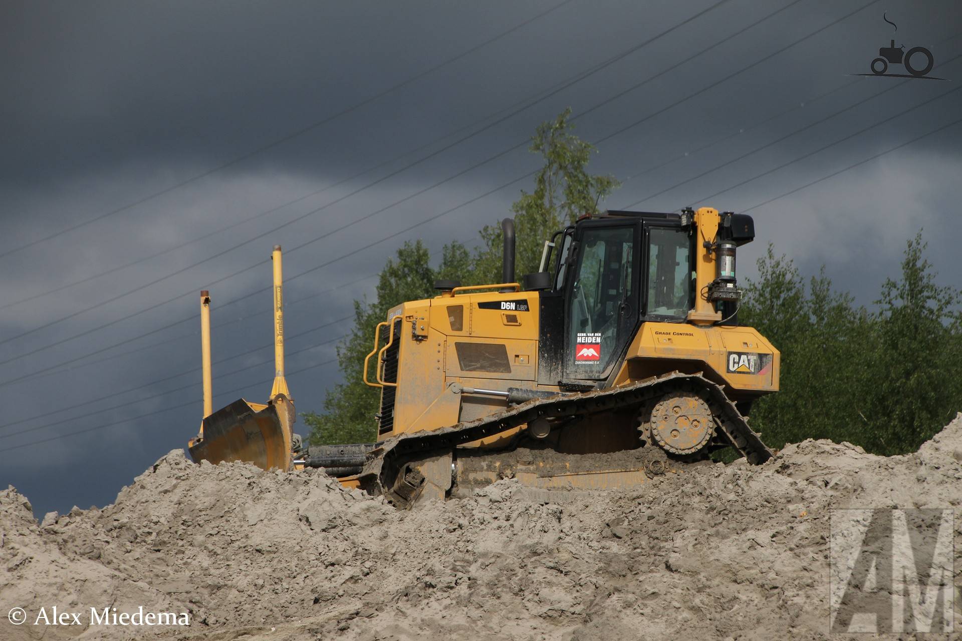 Caterpillar Cat D6N LGP in Zandput De Dormelaar