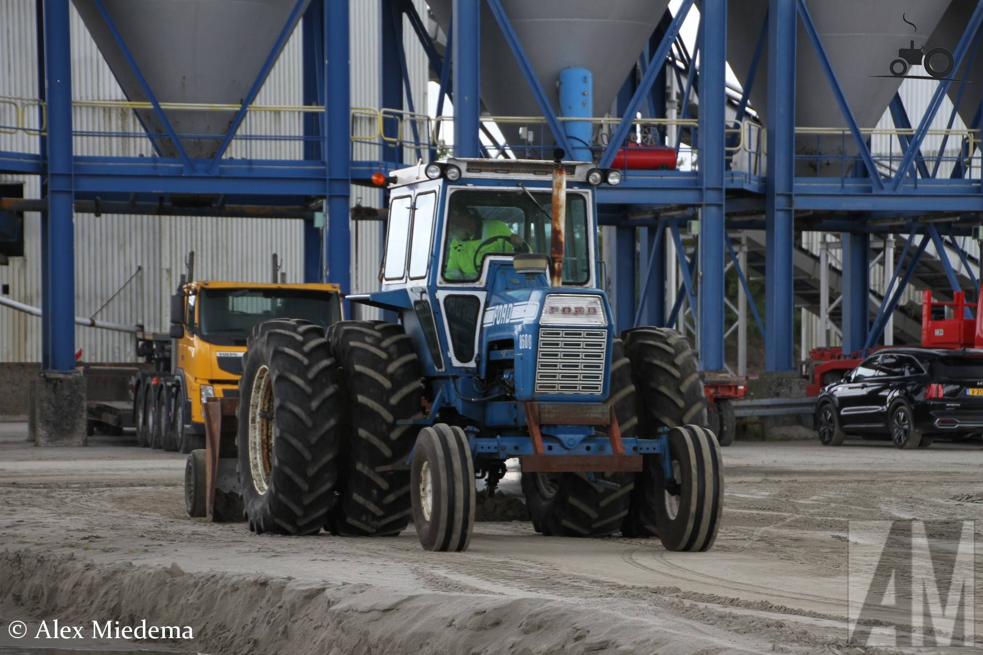 Ford 8600 tractor met kilverbak