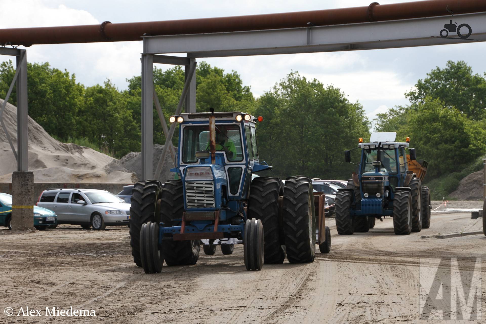 Ford 8600 tractor met kilverbak in Zandput De Dormelaar