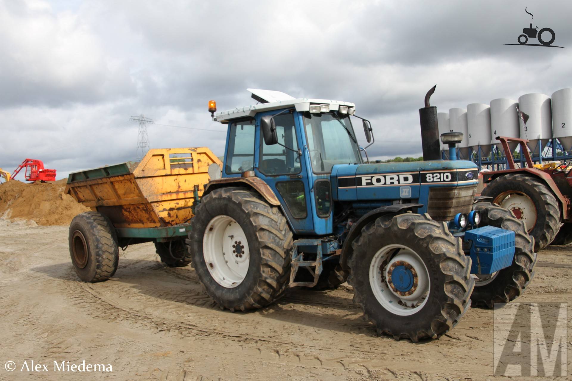 Ford 8210 bij Zandput 'De Dormelaar' in Markelo