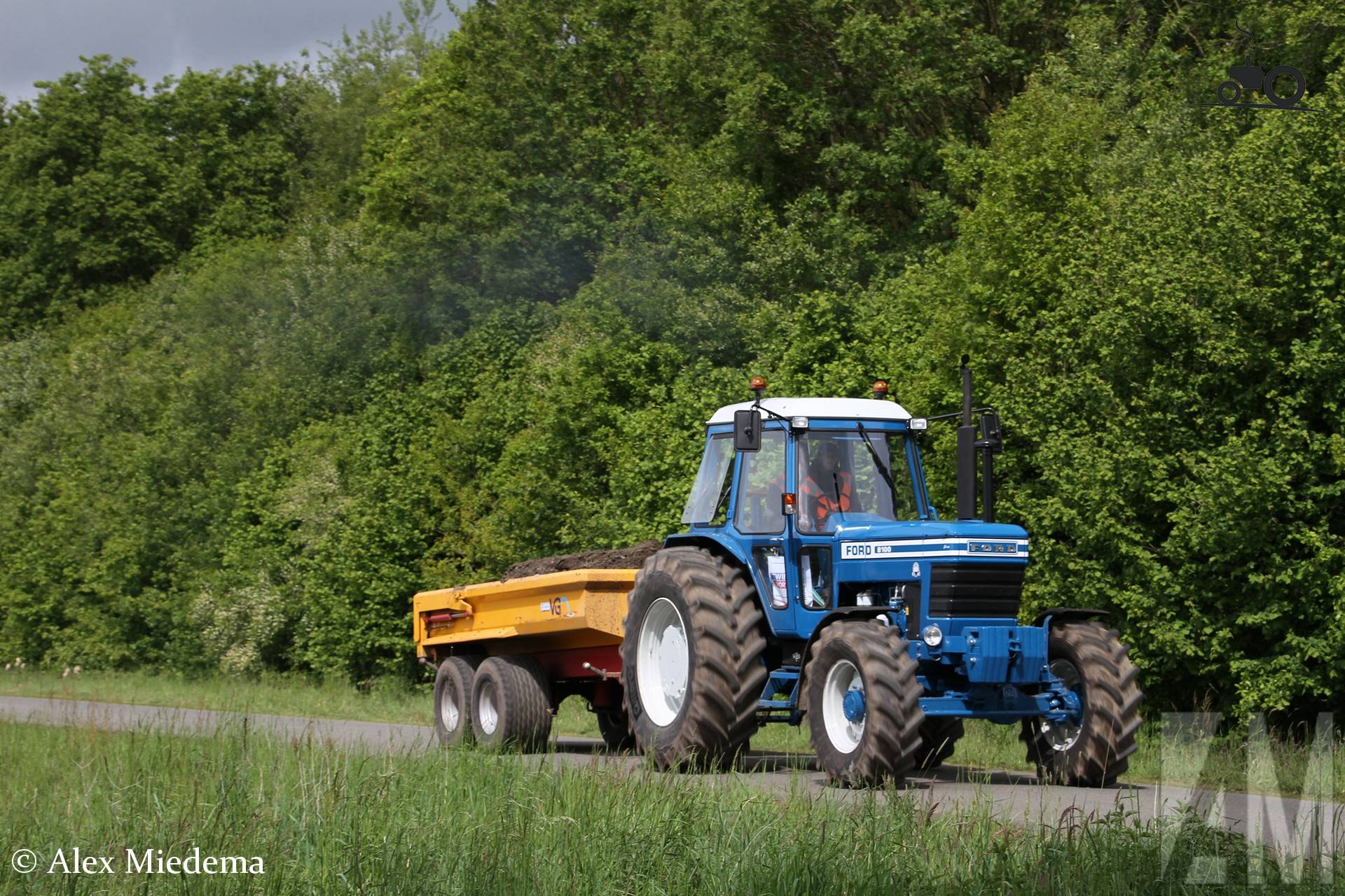 Ford 8100 en Van Ginkel aanhangwagen bij Higro Markelo 2026