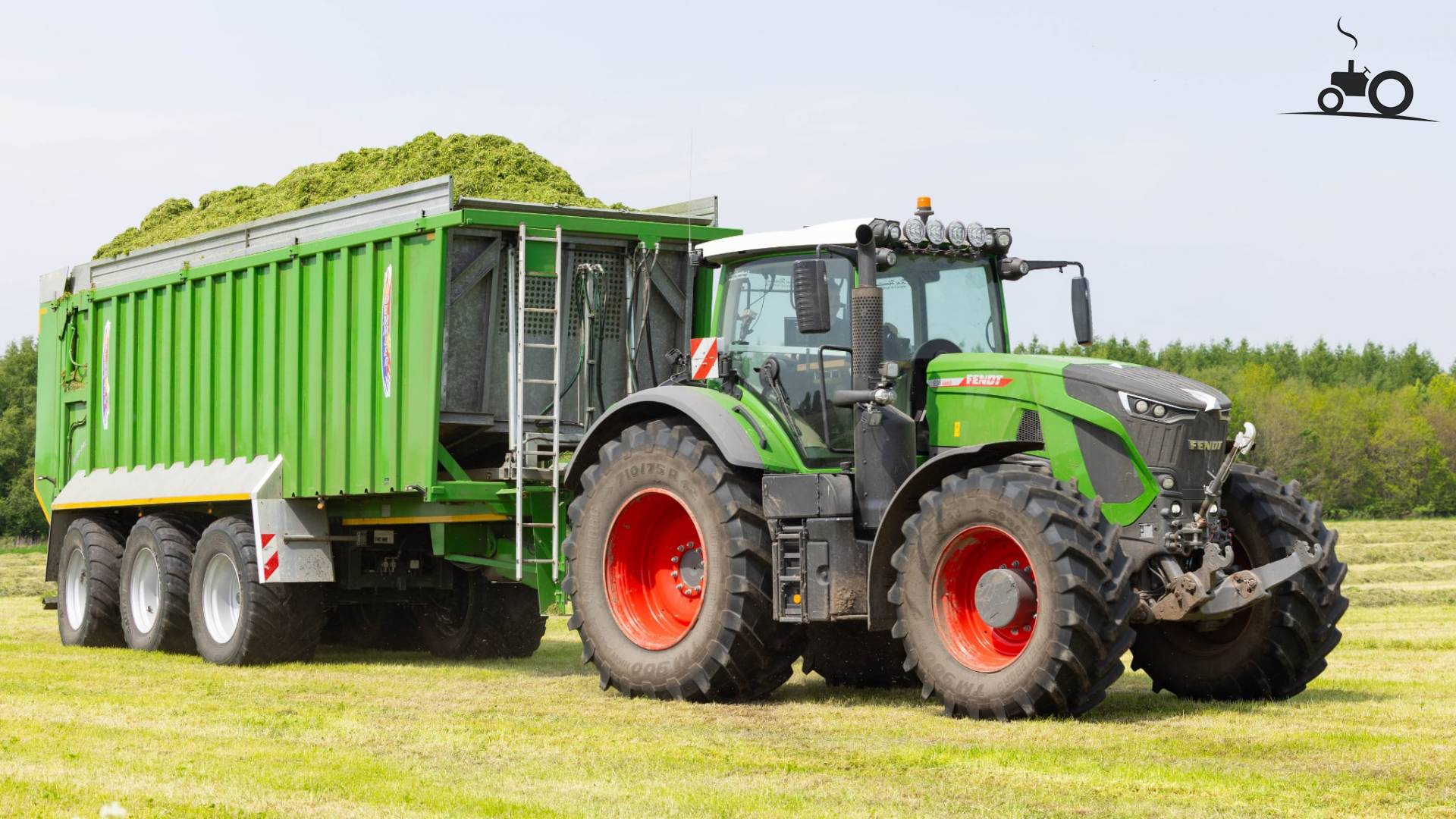 Fendt 936 Vario met Demmler afschuifwagen