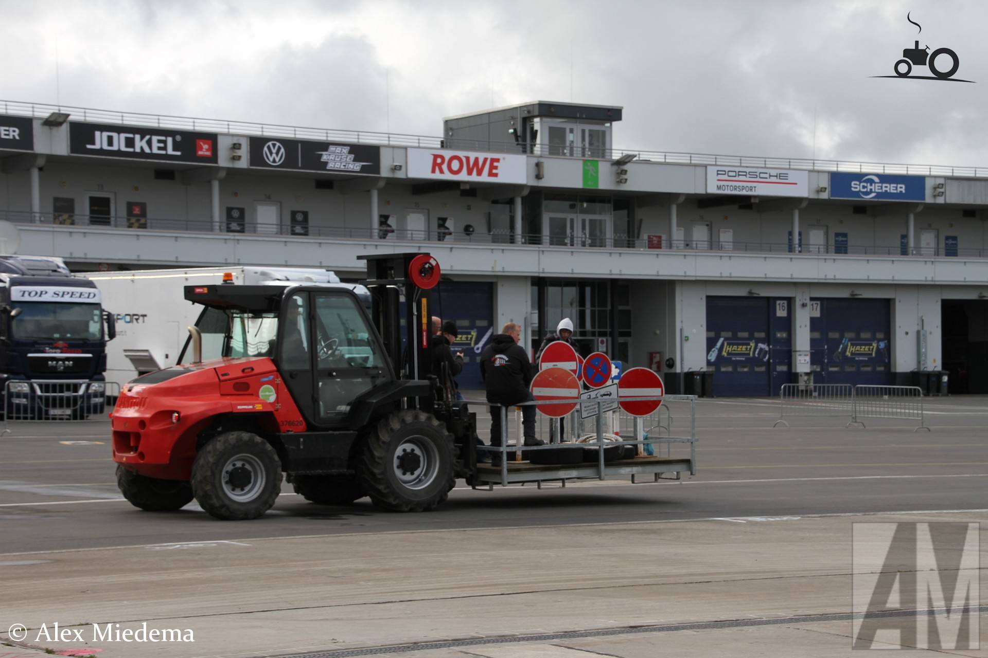 Manitou ruwterrein heftruck in paddock Nürburgring