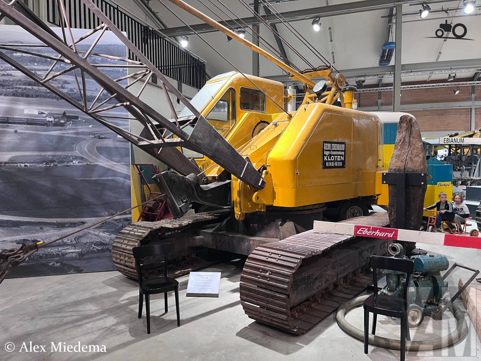P & H kraan model 320 uit 1974
