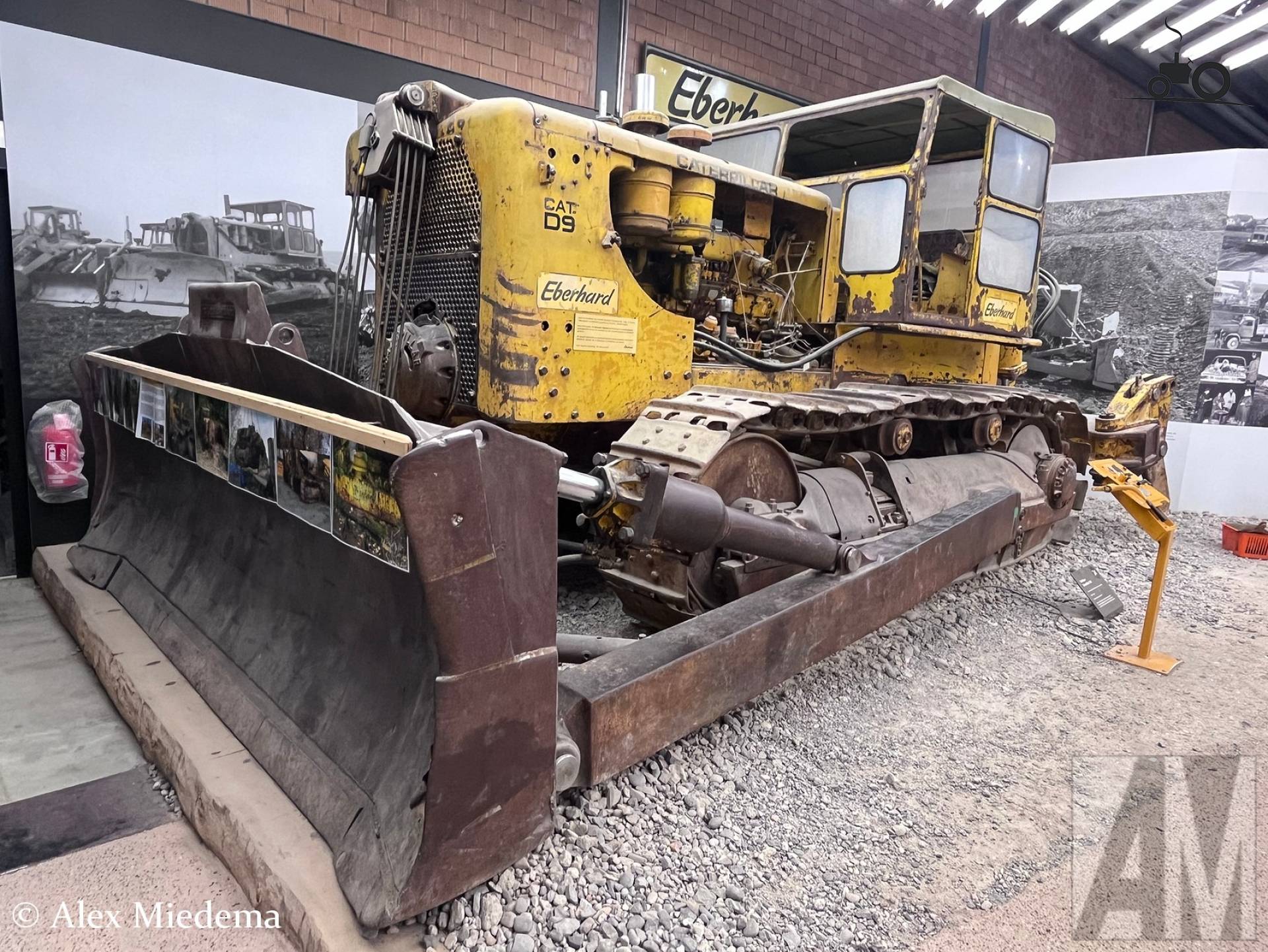 Caterpillar D9E van Eberhard in Zwitserland