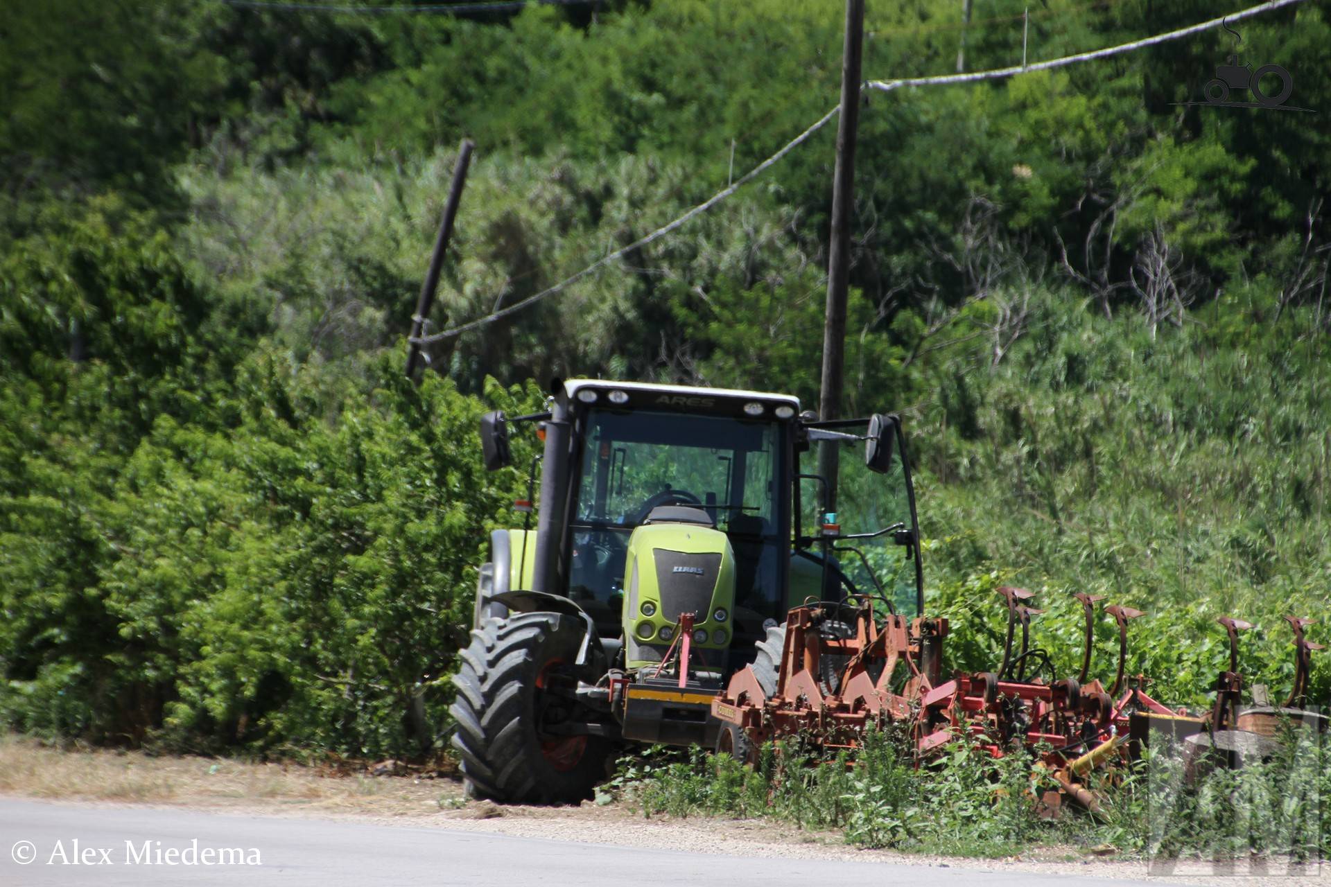 Claas Ares tractor near Adriatische kust