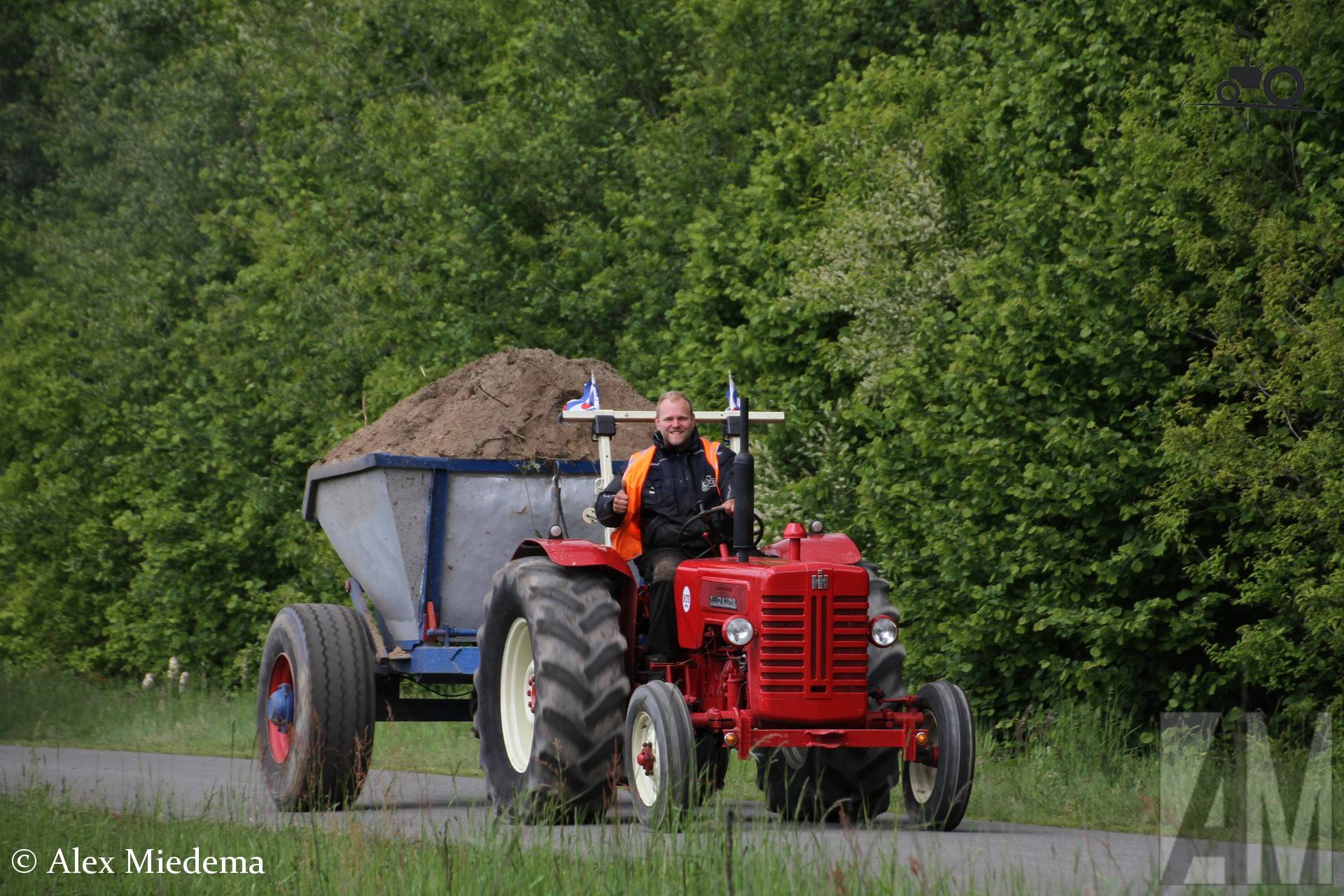Friese International B-275 met een volle bak bij Higro Markelo