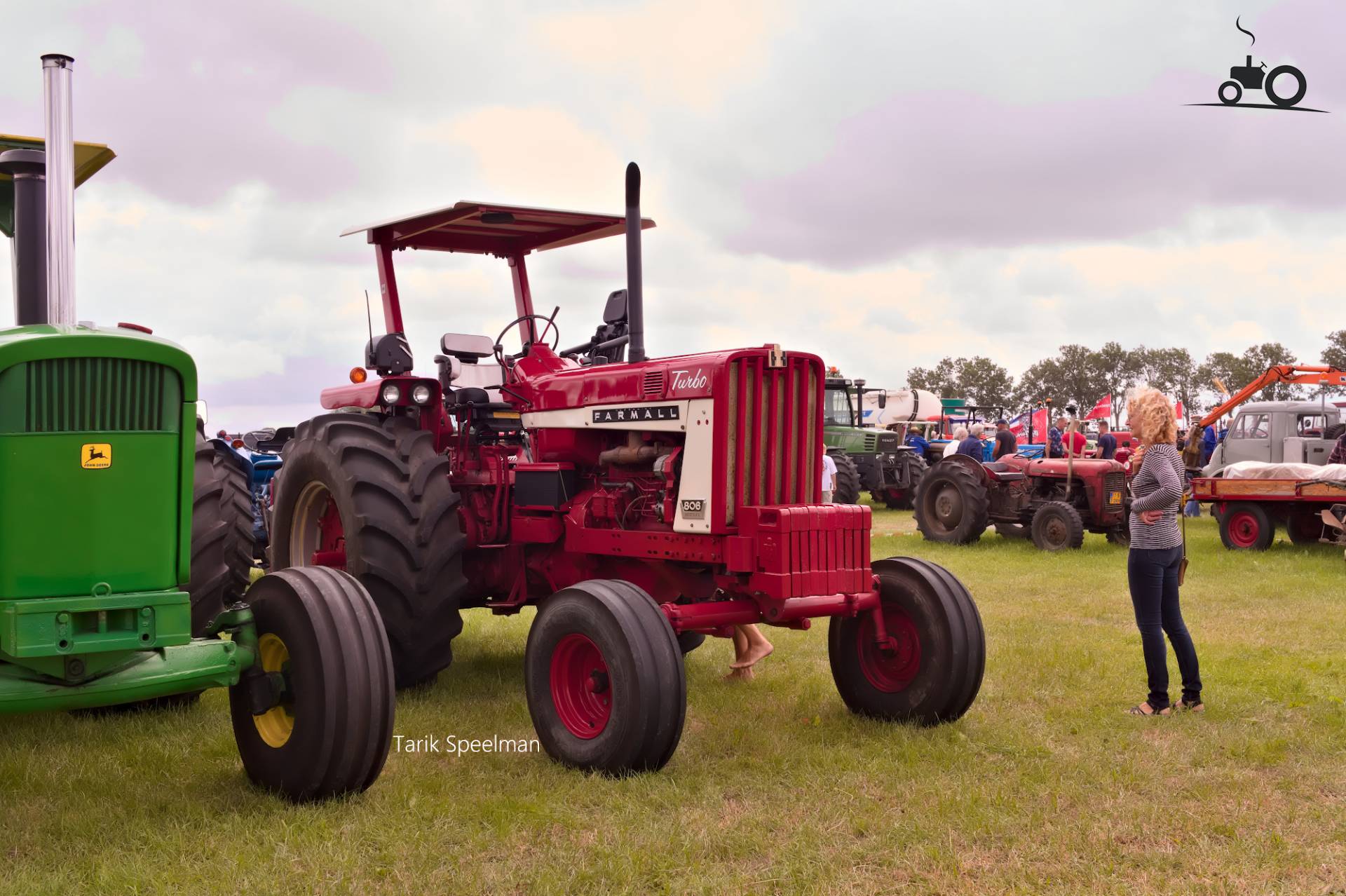 Farmall 806 Diesel Turbo Trekker in Hensbroek