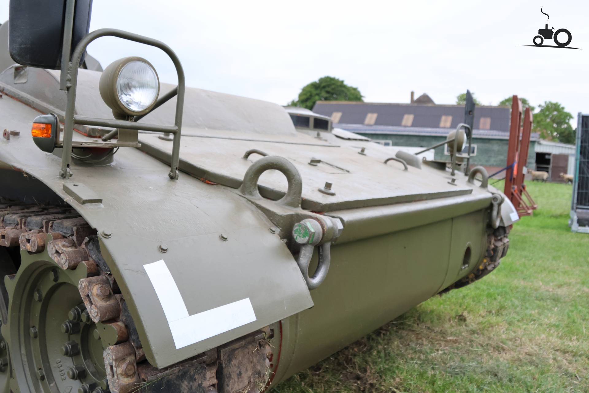 Opbouw met Wilhag kraan bij Historisch Festival Hensbroek