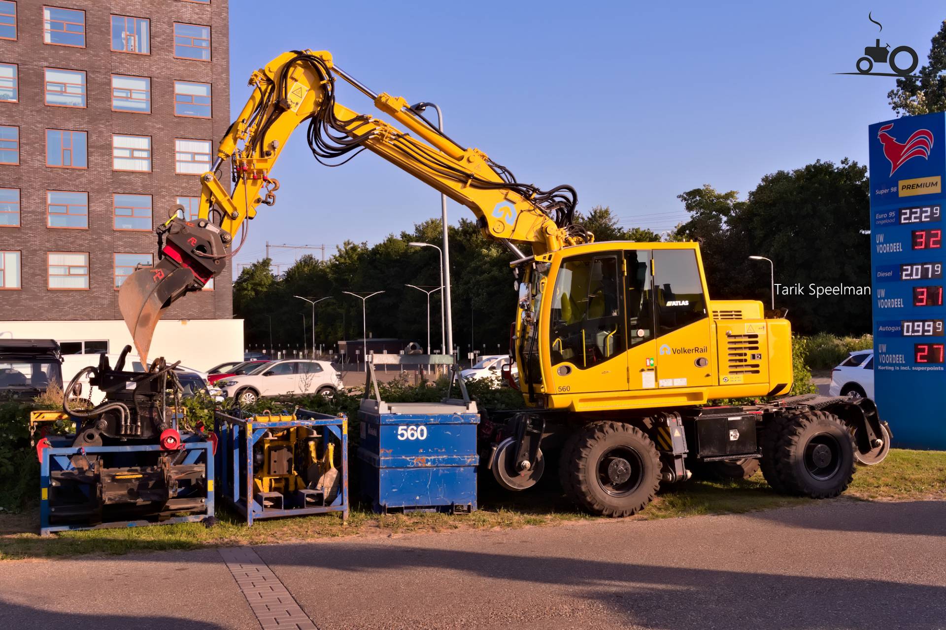 Graafmachine van VolkerRail in Zwijndrecht