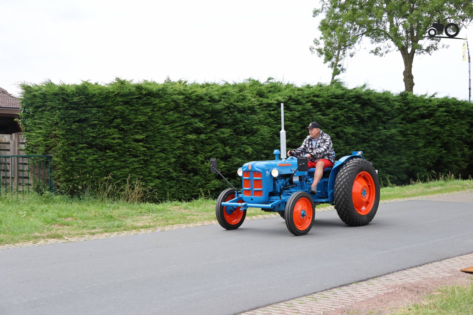 Massey Ferguson tractor op historisch festival in Hensbroek
