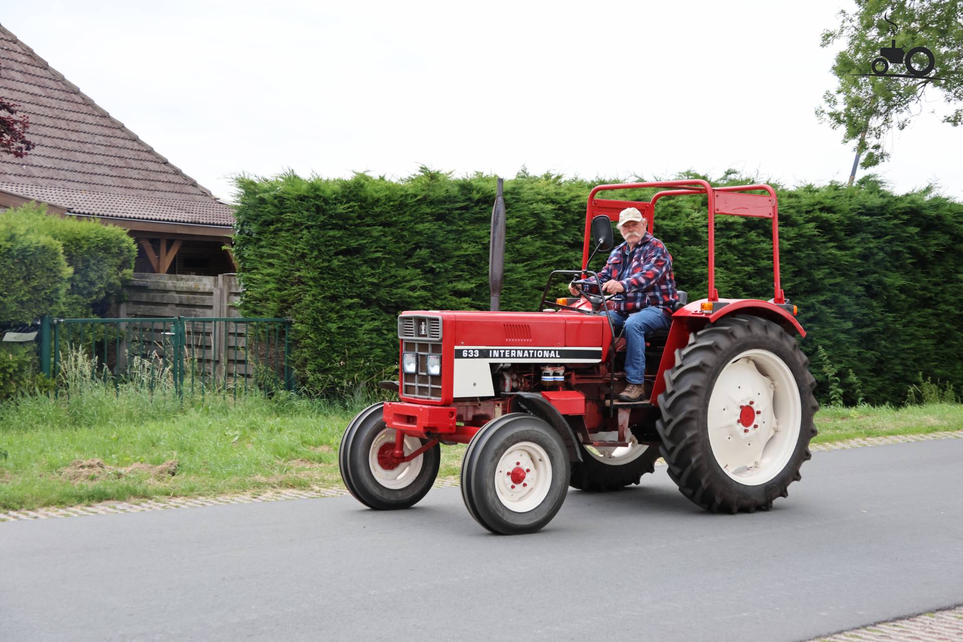 International 633 tractor op historisch festival