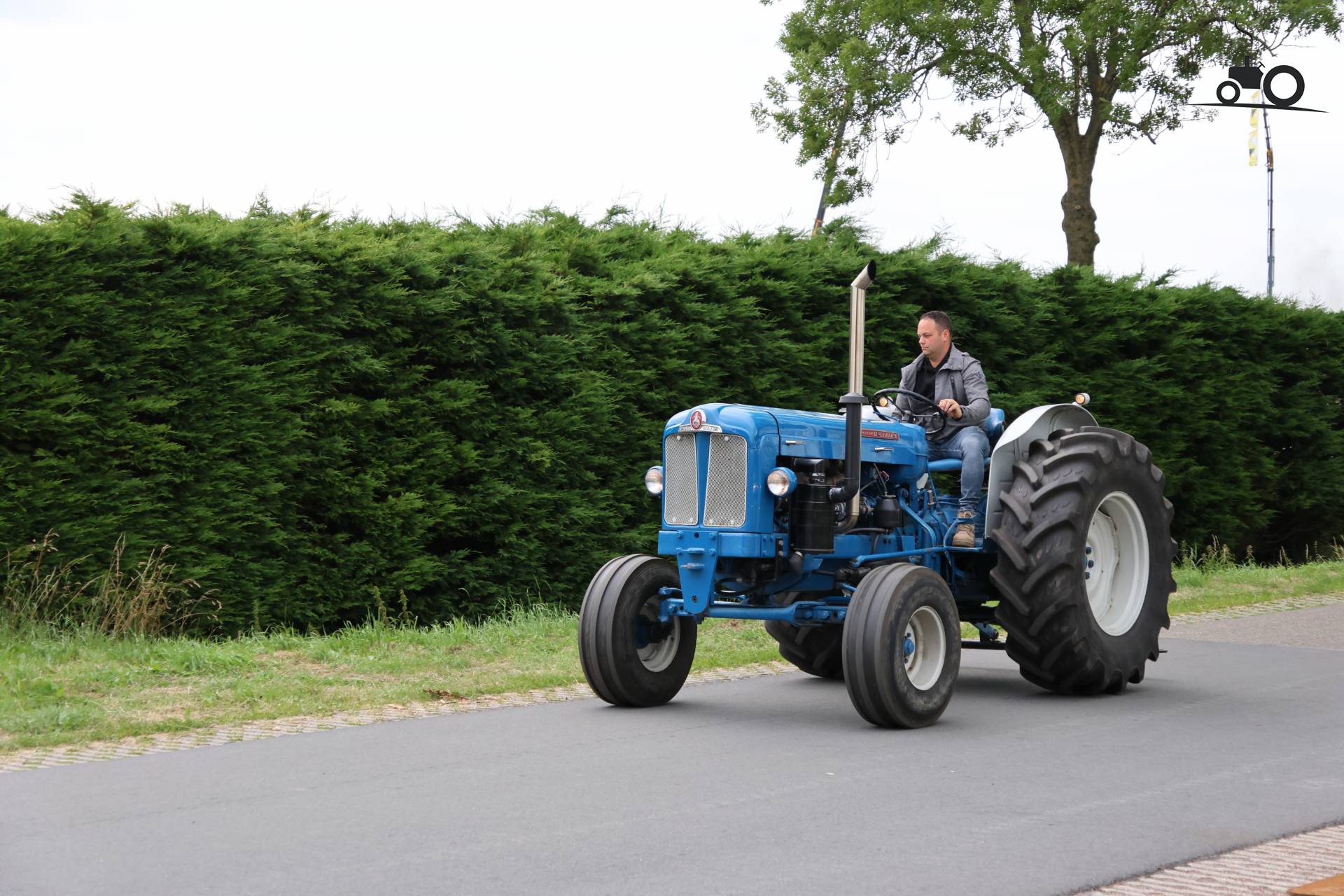 Fordson Super Major op historisch festival in Hensbroek