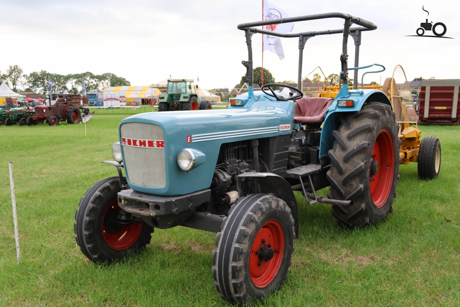 Eicher machine op historisch festival in Hensbroek