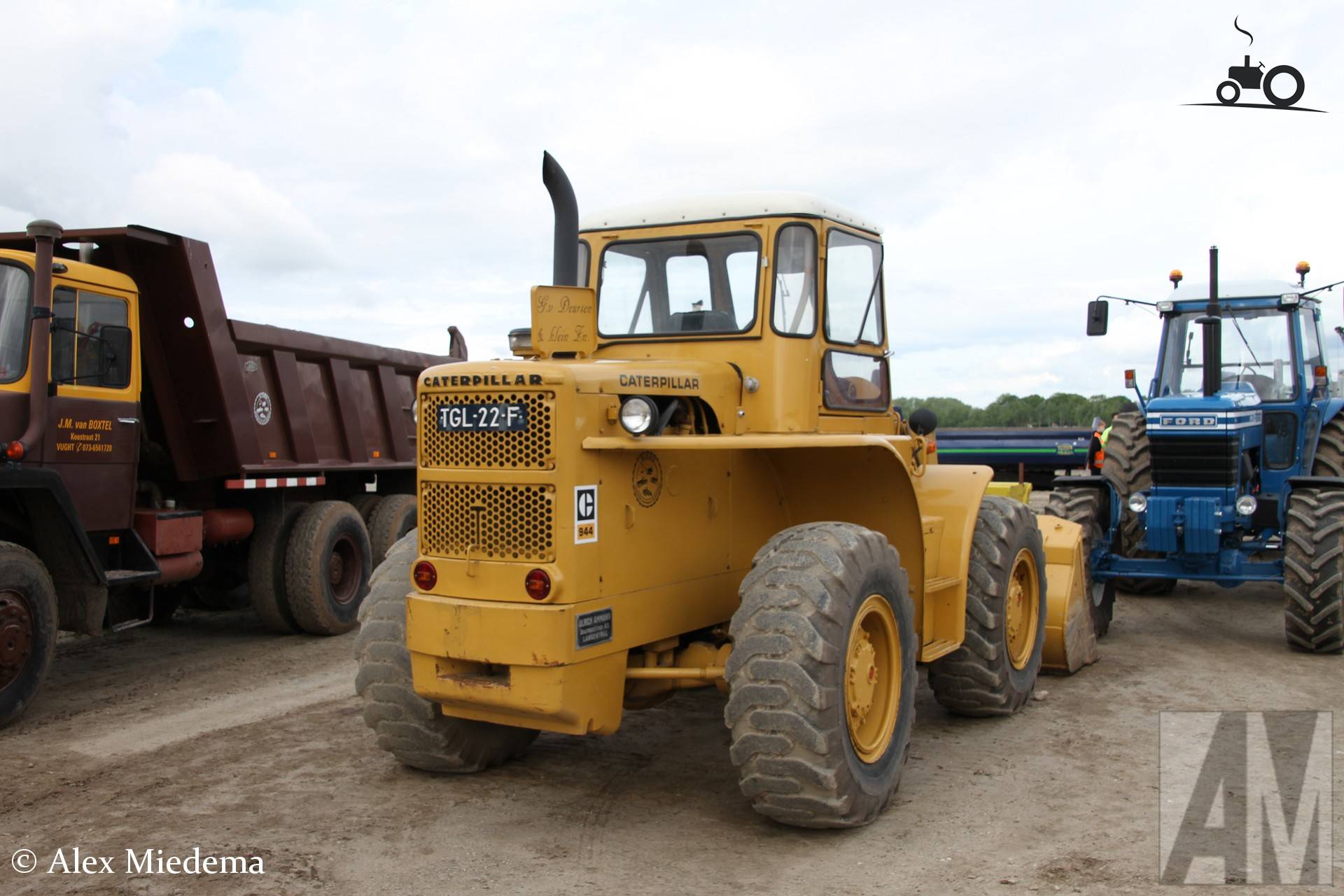 Caterpillar 944 uit 1965 van G. v. Deursen & klein Zn.